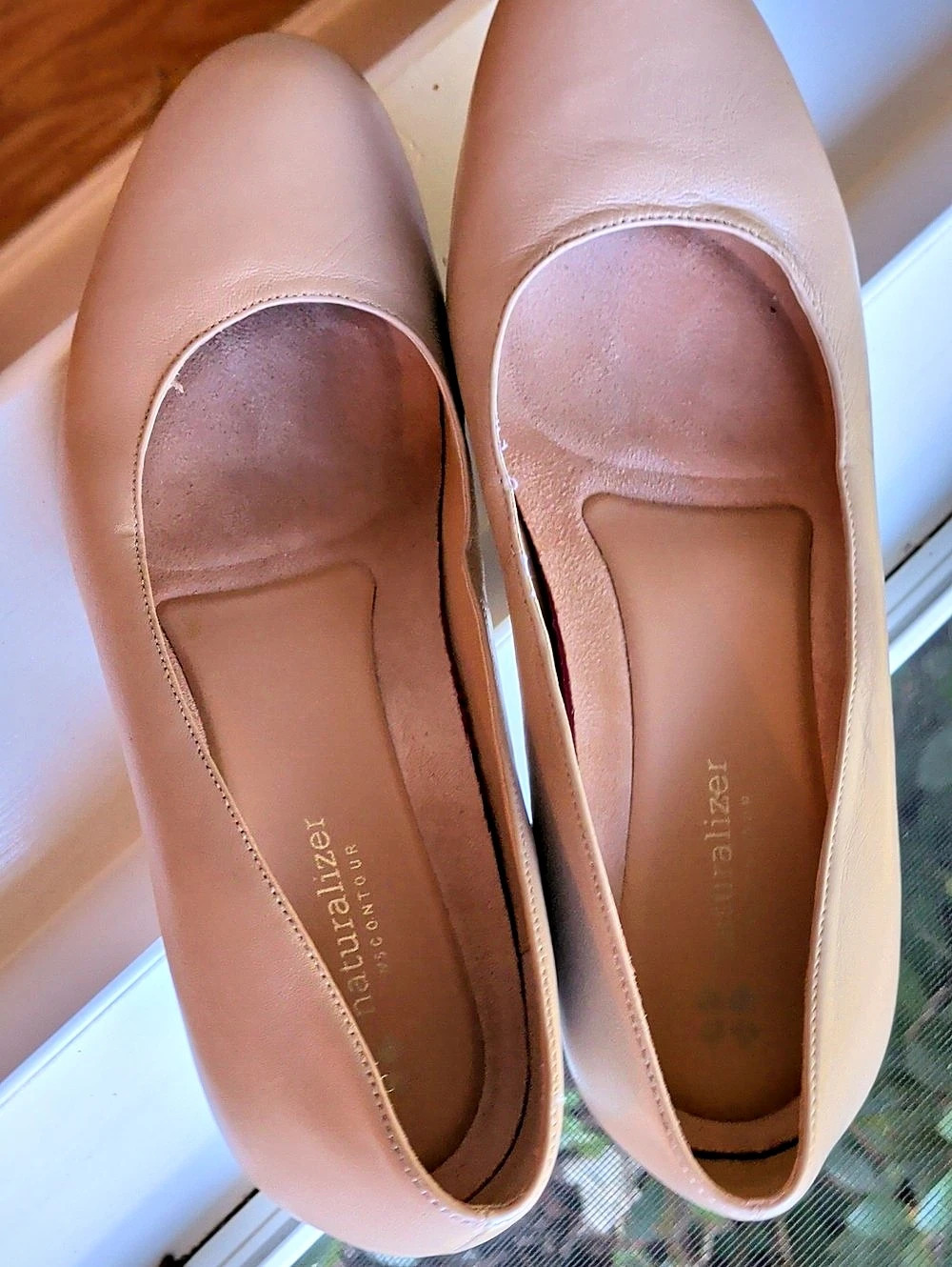 Naturalizer Round Toe Pumps - Picture 4 of 6